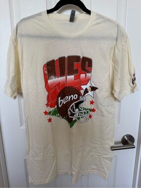 Bueno Cream Tee with Red, Brown & Green 'YES' Graphic